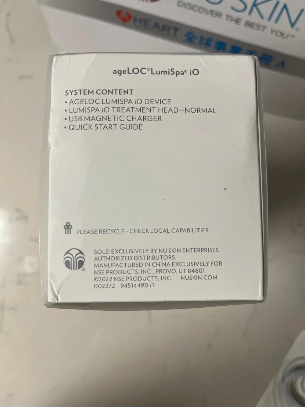 Nu Skin ageLOC LumiSpa iO Facial Cleansing Device in White with Lavender Pouch